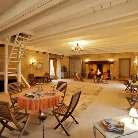 Pensión Le Chateau De St Chamarand