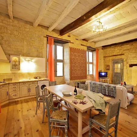 Le Chateau De St Chamarand Πανσιόν